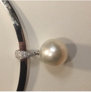 Witgouden cliphanger 18kt. 32 briljanten 0.16ct W-si met Zuidzee parel 15mm - 3130624