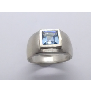Zilver Uni-sex ring 12 mm met zirkonia lichtblauw mt. 19½ - 3222204