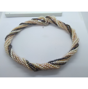 Collier met 4 strengen zw.parels div.kl. en zilver twist-sluiting - 3241472